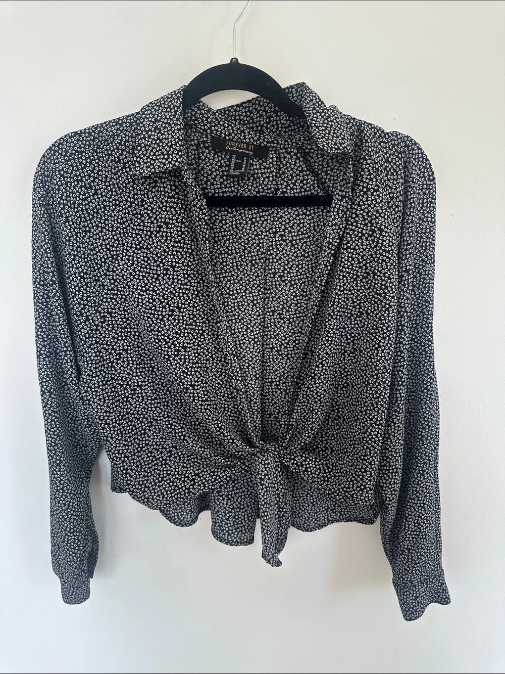 Forever 21 Black and White Printed Tie-Front Blouse